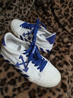 Off-White White and Blue Low-Top Sneakers